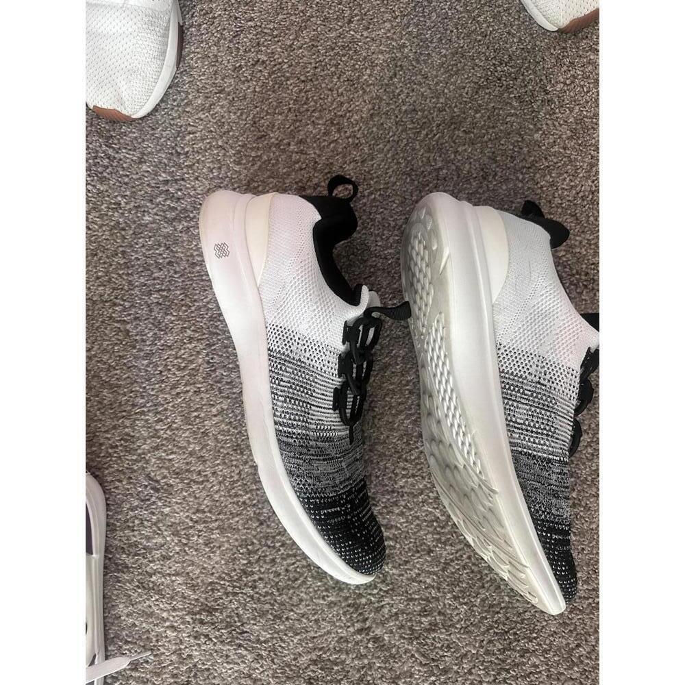 Men's Black and White Gradient Knit Sneakers - Picture 3 of 6